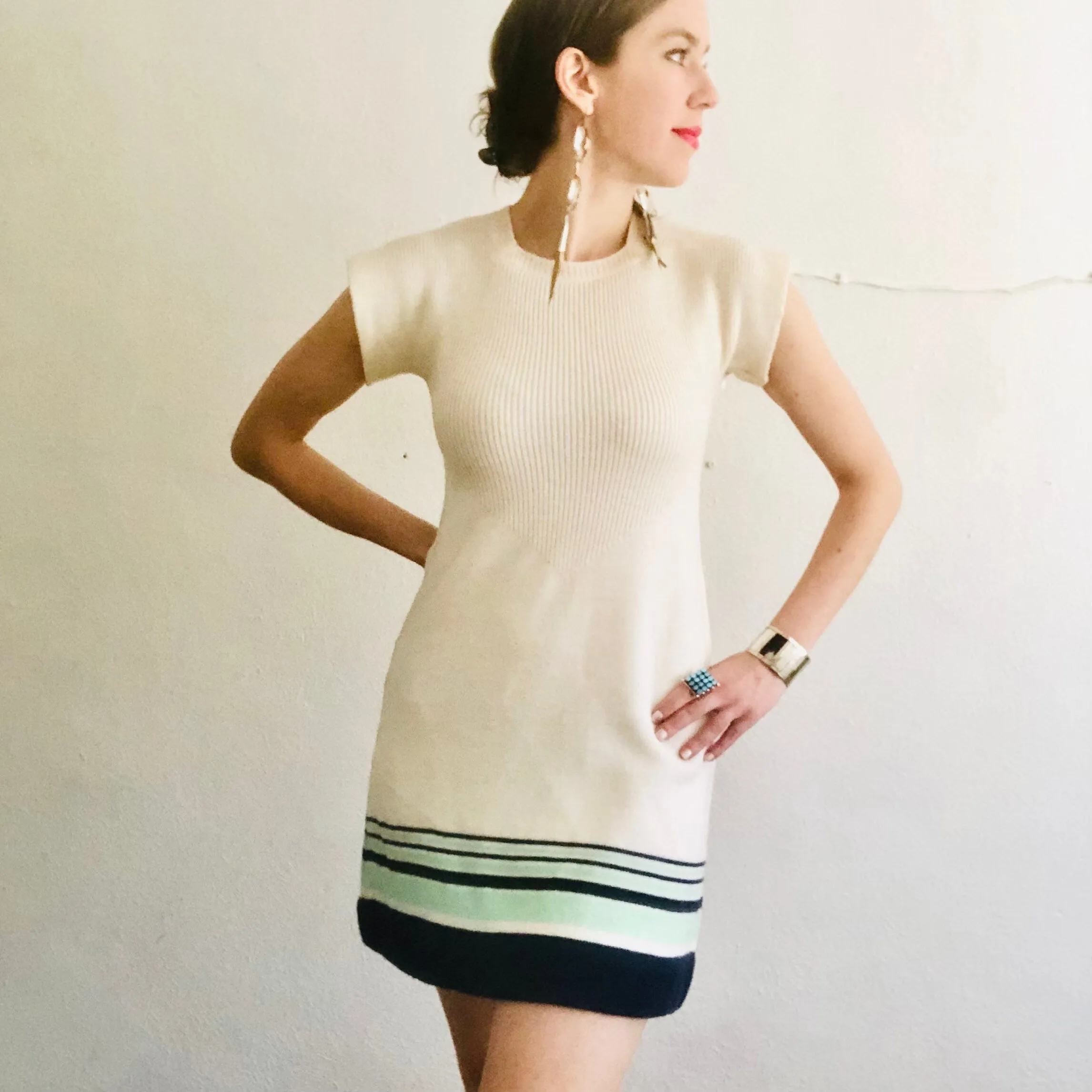 70'S VINTAGE WOOL KNIT MINI DRESS // SIZE SMALL