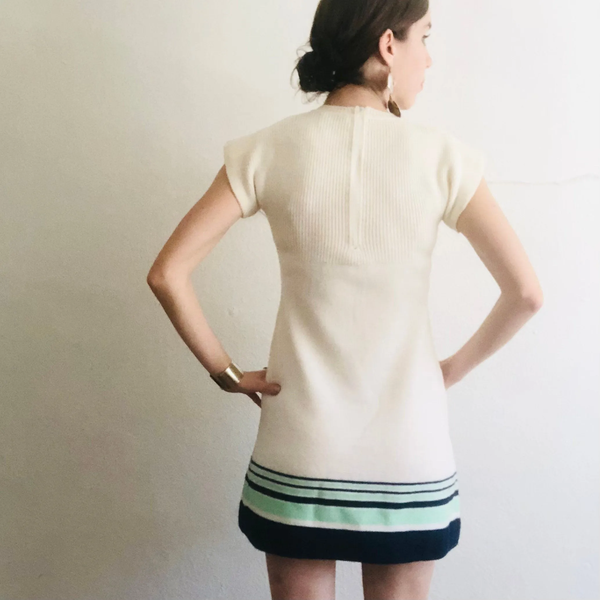 70'S VINTAGE WOOL KNIT MINI DRESS // SIZE SMALL