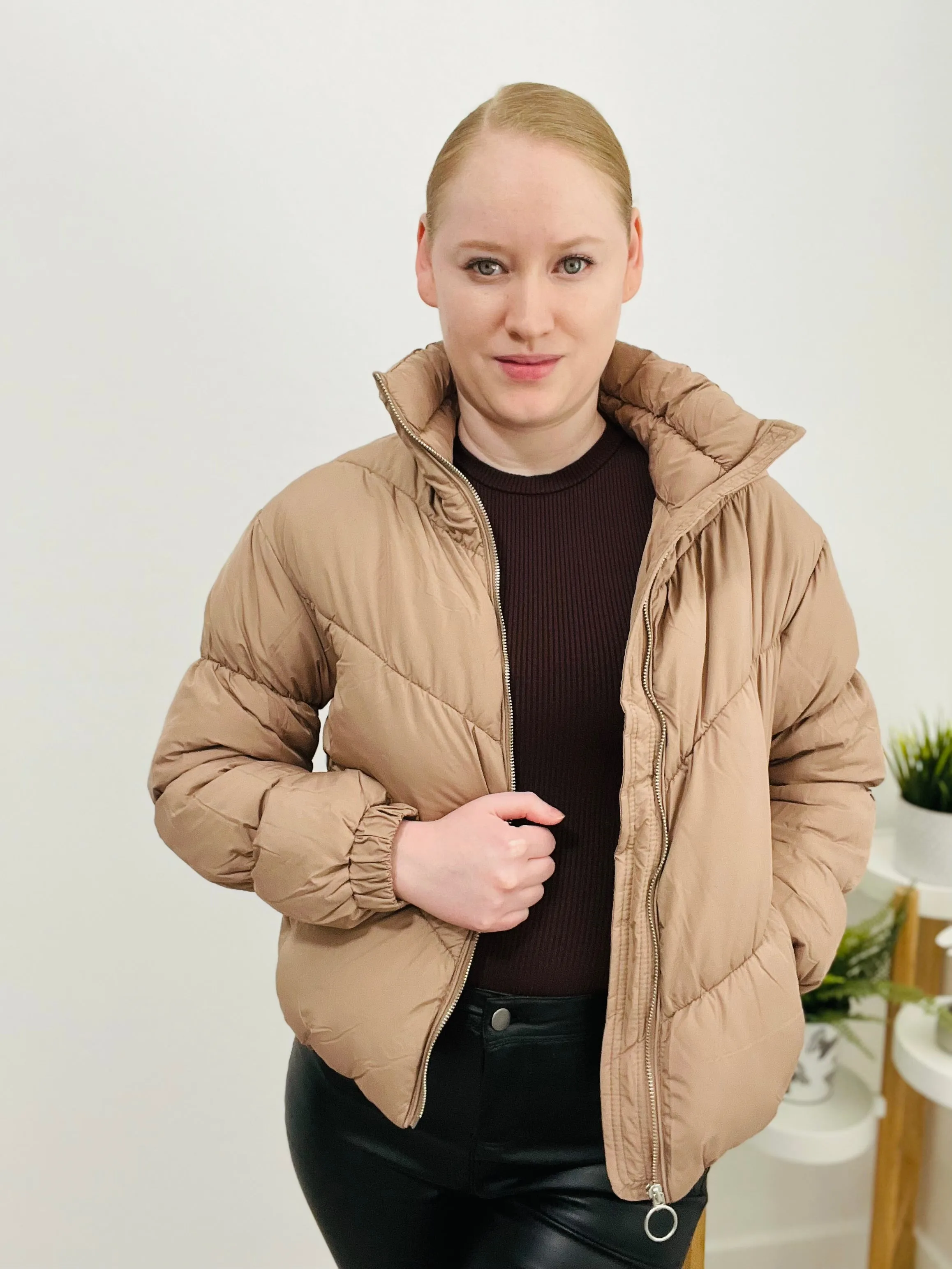 Cuddle Me Puffer Jacket (Coco Brown)