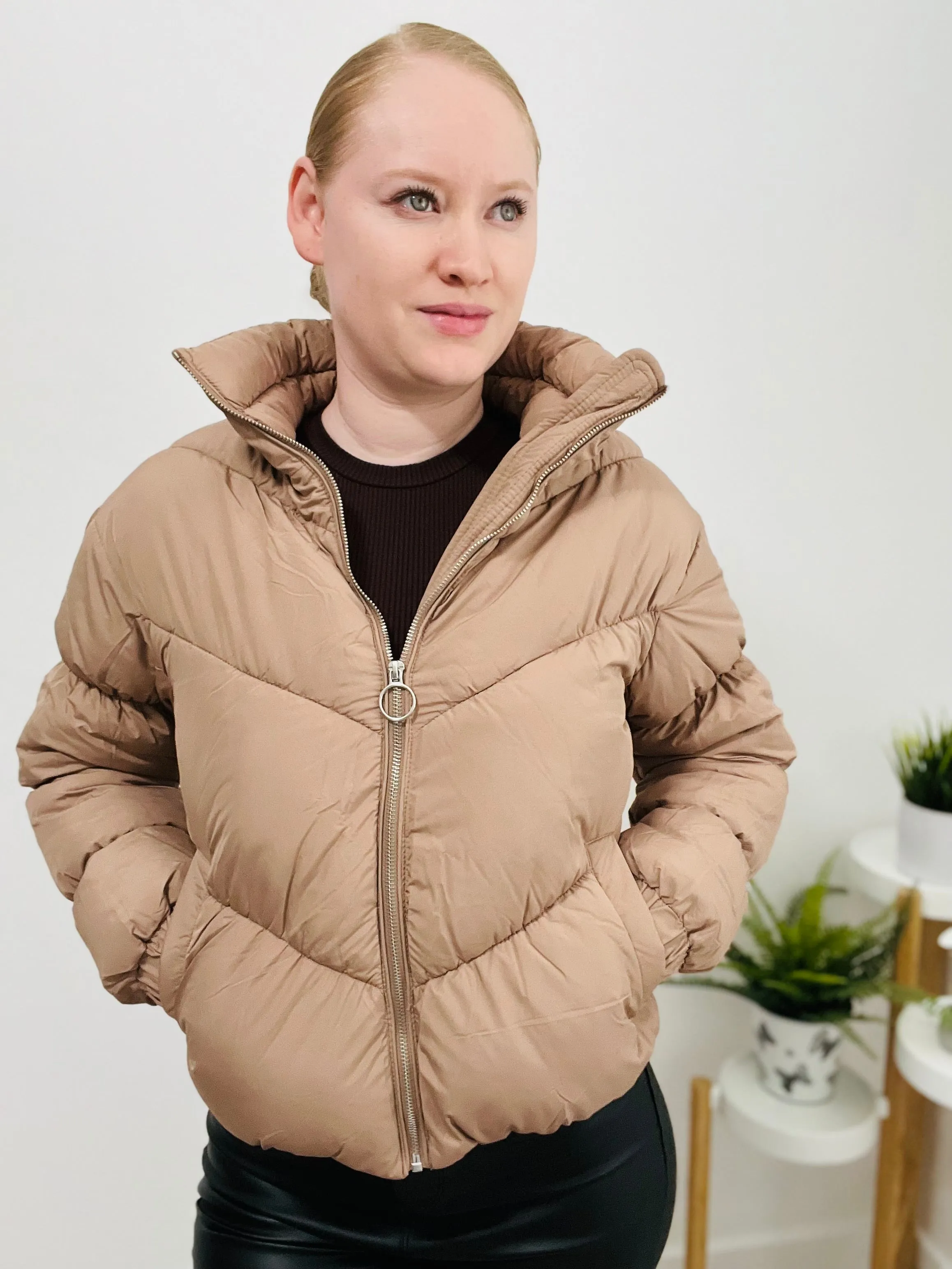 Cuddle Me Puffer Jacket (Coco Brown)