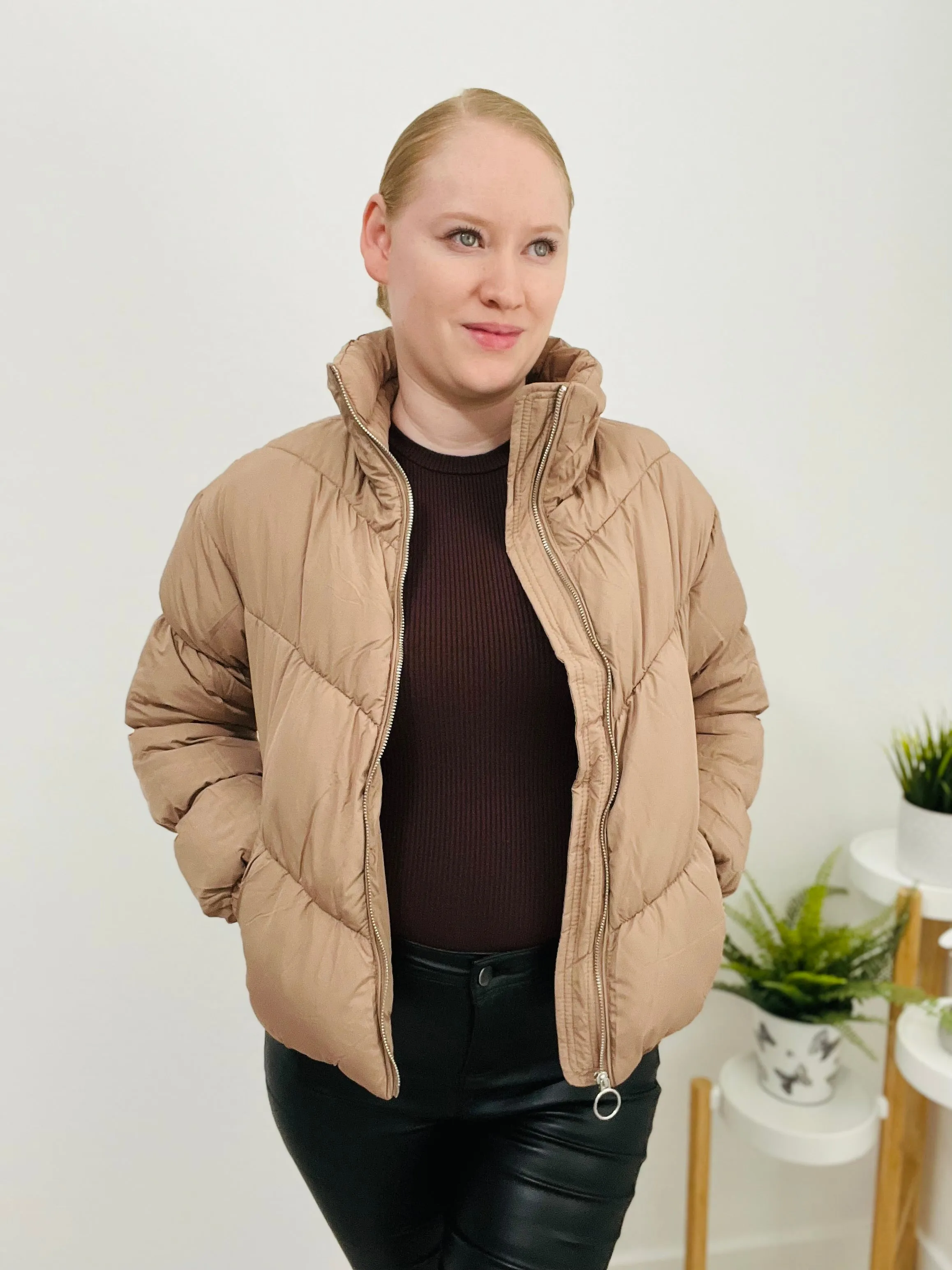 Cuddle Me Puffer Jacket (Coco Brown)