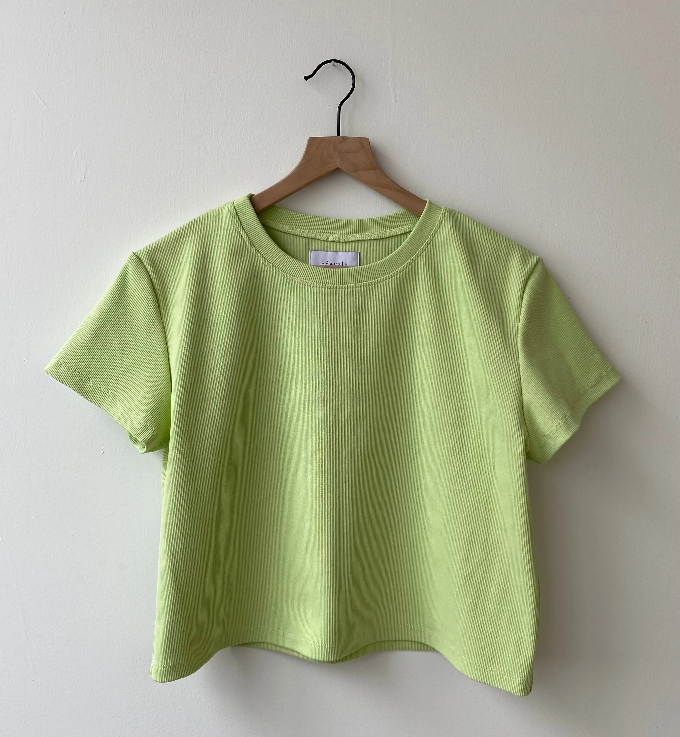 Honeydew BROOK t-shirt- L (3) with fabric defect or tiny holes at hem